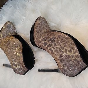 I selling used booties size 7.5/ 8